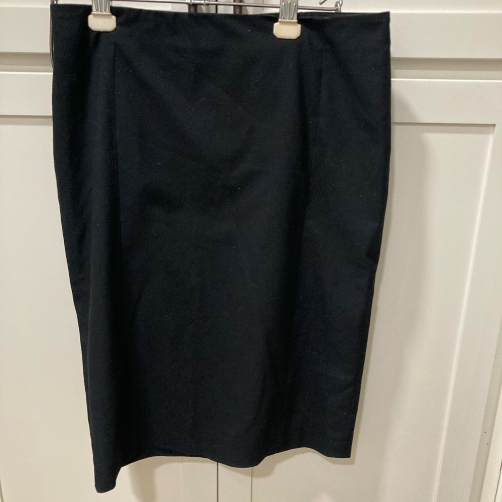 Zara Classic Black Pencil Skirt